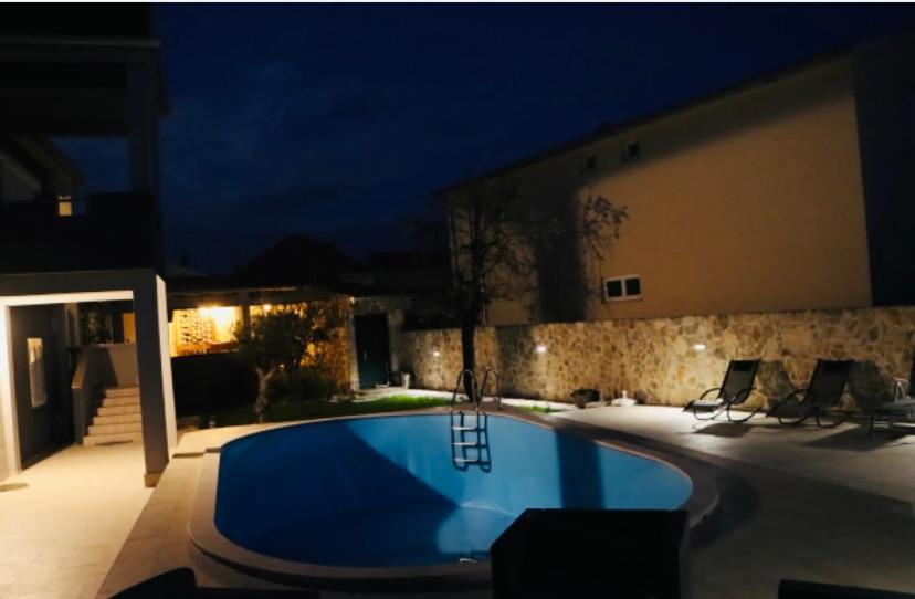 Iva Apartman Sa Bazenom Donji Zemunik Exterior foto