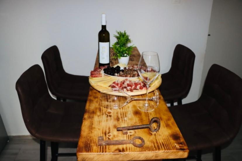 Iva Apartman Sa Bazenom Donji Zemunik Exterior foto