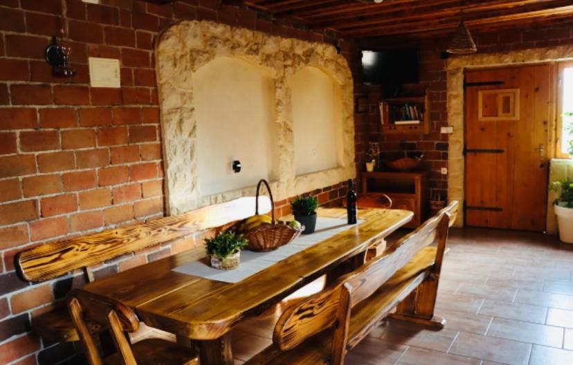 Iva Apartman Sa Bazenom Donji Zemunik Exterior foto